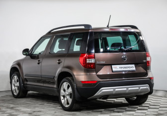 Подержанный автомобиль Skoda Yeti 2015 года (7 фото)