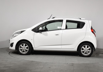 Подержанный автомобиль Chevrolet Spark 2022 года (8 фото)