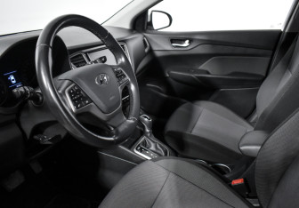 Подержанный автомобиль Hyundai Solaris Sedan 2019 года (9 фото)