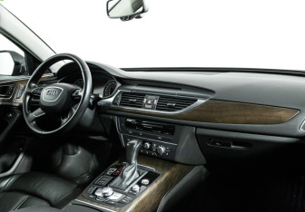 Подержанный автомобиль Audi A6 Sedan 2016 года (9 фото)