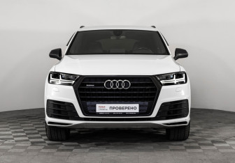 Подержанный автомобиль Audi Q7 2016 года (2 фото)
