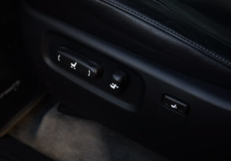 Подержанный автомобиль Toyota Land Cruiser Suv 2013 года (13 фото)