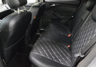 Подержанный автомобиль Ford Focus Hatchback 2012 года (10 фото)