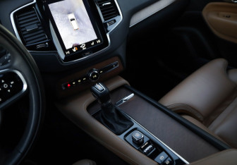 Подержанный автомобиль Volvo XC90 2017 года (22 фото)