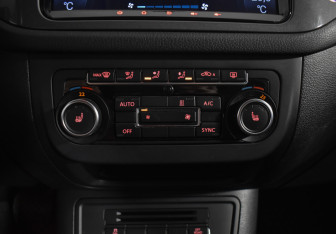 Подержанный автомобиль Volkswagen Tiguan 2013 года (17 фото)