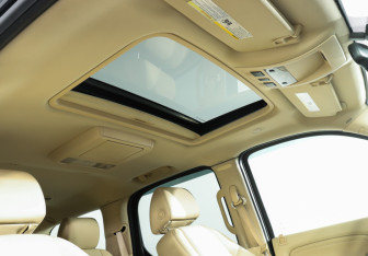 Подержанный автомобиль Cadillac Escalade Suv 2008 года (9 фото)