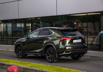 Подержанный автомобиль Lexus NX 2021 года (8 фото)