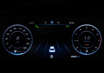 Подержанный автомобиль Omoda C5 2023 года (28 фото)