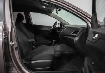 Подержанный автомобиль Hyundai Solaris Sedan 2018 года (23 фото)