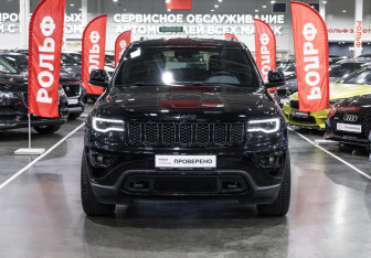 Подержанный автомобиль Jeep Grand Cherokee 2018 года (3 фото)