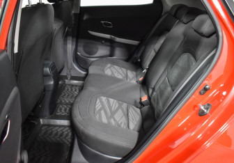 Подержанный автомобиль Kia Ceed Hatchback 2015 года (11 фото)