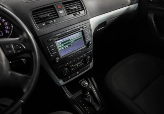 Подержанный автомобиль Skoda Yeti 2012 года (16 фото)