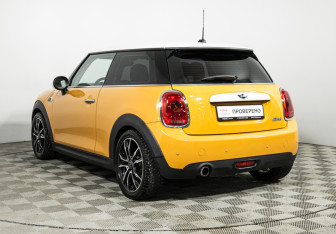 Подержанный автомобиль MINI Hatch 2014 года (7 фото)