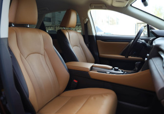 Подержанный автомобиль Lexus RX 2016 года (10 фото)