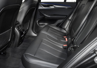 Подержанный автомобиль BMW X4 2021 года (12 фото)