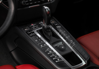 Подержанный автомобиль Porsche Macan 2016 года (20 фото)