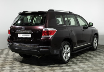 Подержанный автомобиль Toyota Highlander 2012 года (5 фото)
