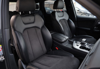 Подержанный автомобиль Audi Q7 2019 года (26 фото)