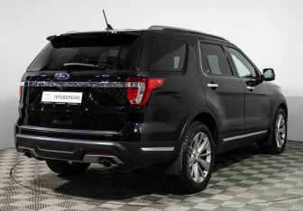 Подержанный автомобиль Ford Explorer 2018 года (5 фото)