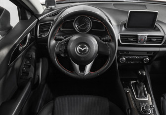 Подержанный автомобиль Mazda 3 Sedan 2014 года (11 фото)