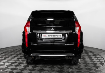 Подержанный автомобиль Mitsubishi Pajero Sport 2017 года (6 фото)