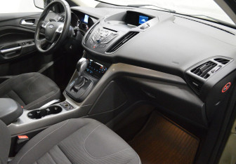 Подержанный автомобиль Ford Kuga 2014 года (12 фото)