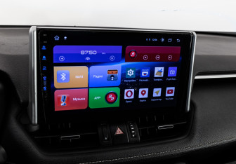 Подержанный автомобиль Toyota RAV4 2020 года (17 фото)