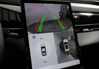 Подержанный автомобиль Geely Atlas 2024 года (17 фото)