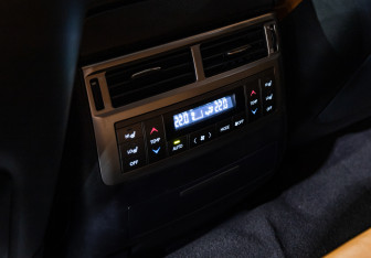 Подержанный автомобиль Lexus LX 2012 года (33 фото)
