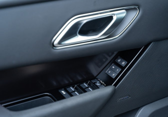 Новый Land Rover Range Rover Velar 2025 (12 фото)