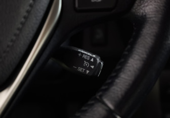 Подержанный автомобиль Toyota RAV4 2013 года (11 фото)