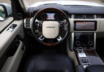 Подержанный автомобиль Land Rover Range Rover 2018 года (12 фото)