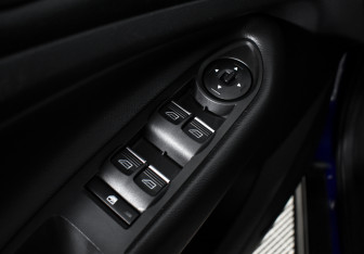 Подержанный автомобиль Ford Kuga 2017 года (10 фото)