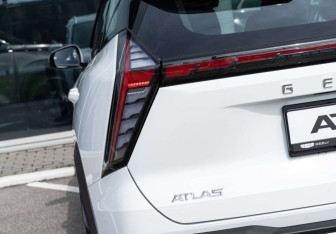 Новый Geely Atlas 2026 (14 фото)