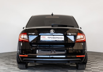 Подержанный автомобиль Skoda Octavia Liftback 2019 года (6 фото)