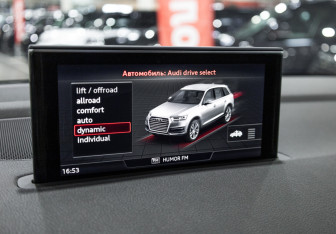 Подержанный автомобиль Audi Q7 2018 года (19 фото)