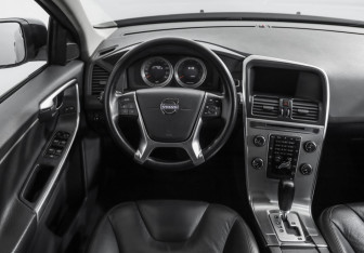 Подержанный автомобиль Volvo XC60 2012 года (11 фото)