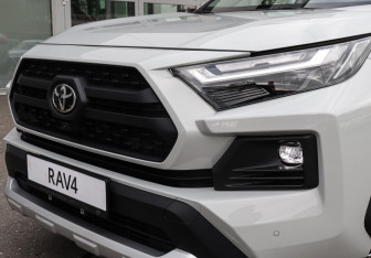 Новый Toyota RAV4 2025 (4 фото)
