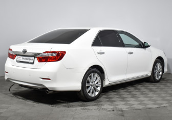 Подержанный автомобиль Toyota Camry Sedan 2014 года (5 фото)