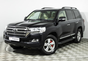 Подержанный автомобиль Toyota Land Cruiser Suv 2015 года (3 фото)