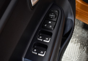 Подержанный автомобиль Kia Rio Sedan 2017 года (14 фото)