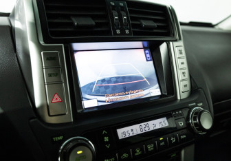 Подержанный автомобиль Toyota Land Cruiser Prado 2013 года (17 фото)