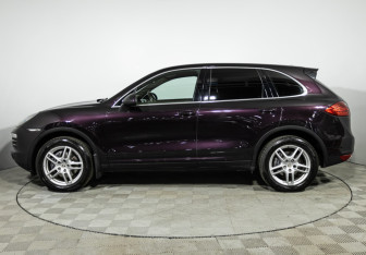 Подержанный автомобиль Porsche Cayenne 2010 года (8 фото)
