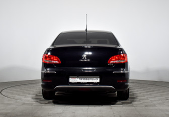 Подержанный автомобиль Peugeot 408 2013 года (6 фото)