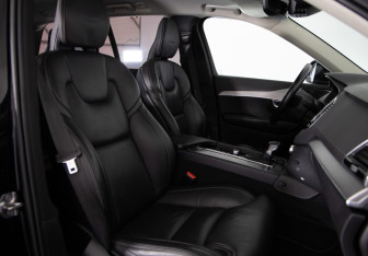 Подержанный автомобиль Volvo XC90 2019 года (11 фото)