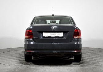 Подержанный автомобиль Volkswagen Polo Sedan 2017 года (6 фото)