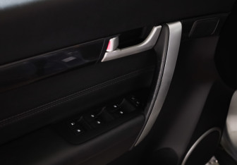 Подержанный автомобиль Chevrolet Captiva 2013 года (12 фото)