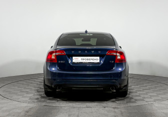 Подержанный автомобиль Volvo S60 2013 года (6 фото)