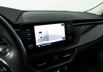 Подержанный автомобиль Skoda Rapid Liftback 2021 года (16 фото)