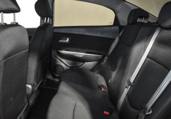 Подержанный автомобиль Kia Rio Sedan 2015 года (11 фото)
